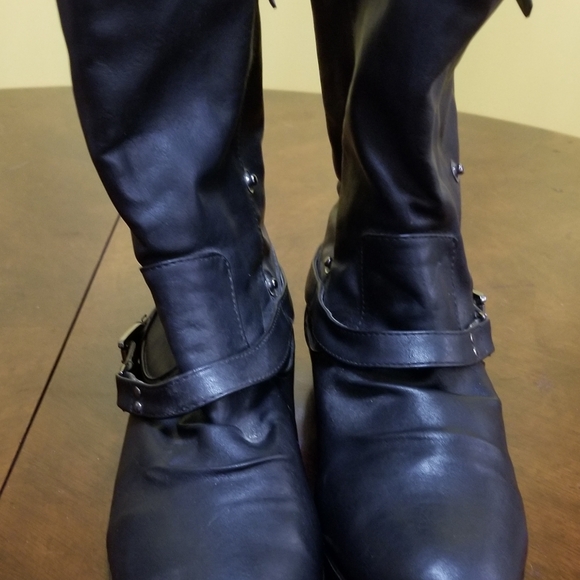 Wet Seal black combat boot w back zipper, adjust snap height& plaid gray & black - Picture 4 of 8